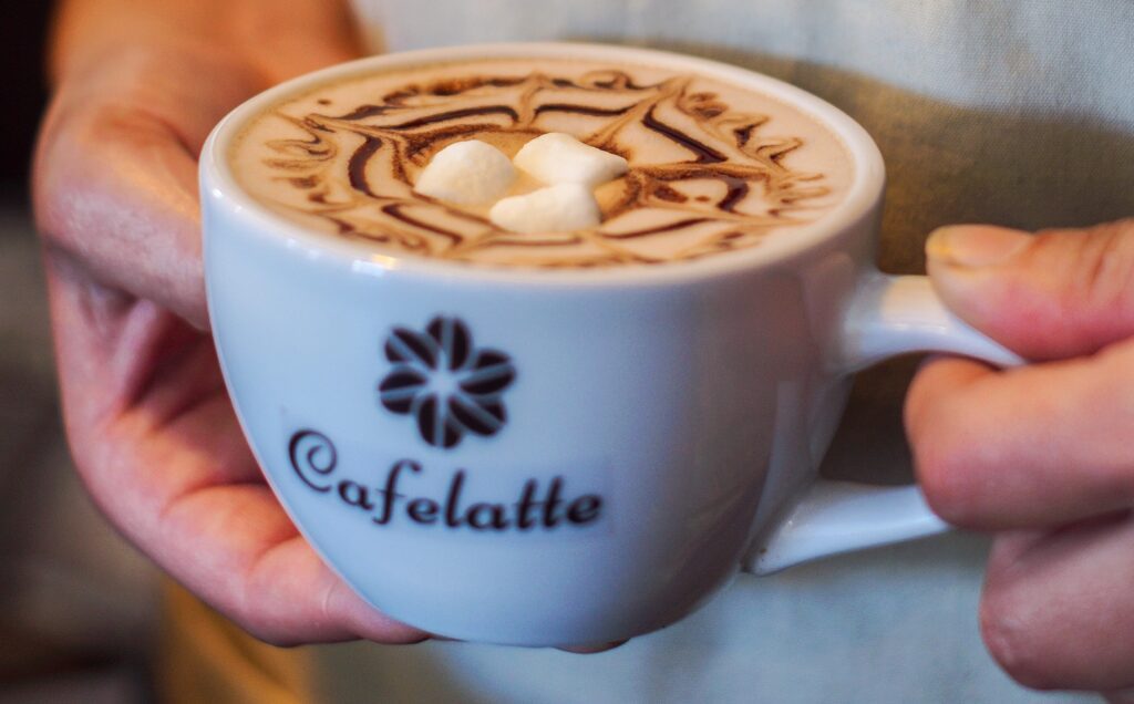 mocha vs macchiato, a cup of mocha