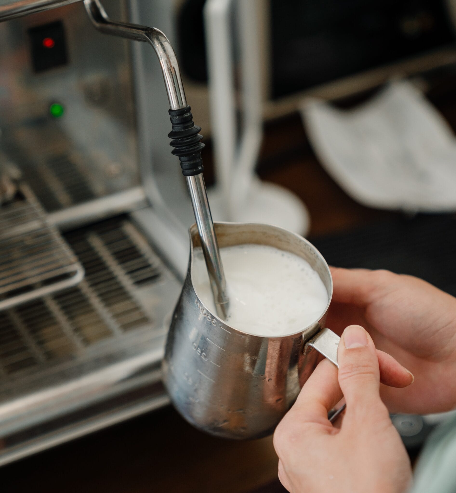 Almond milk cappuccino how to make it? A detailed guide