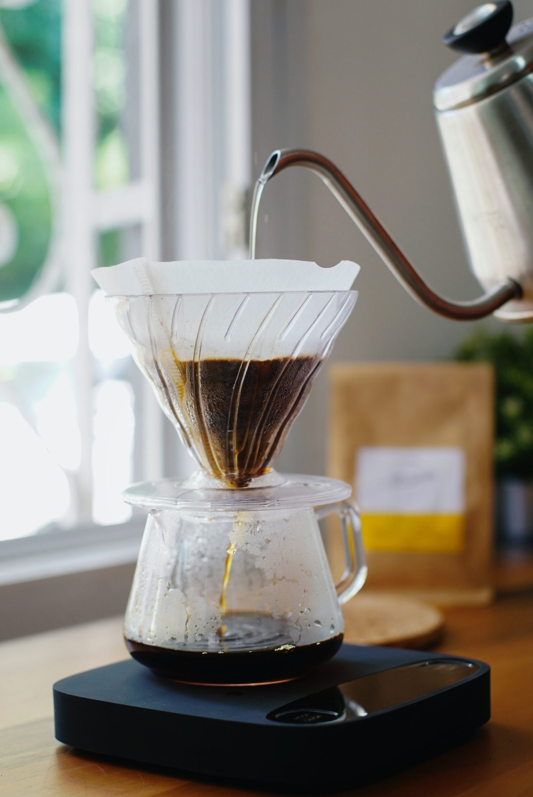 Chemex vs Hario v60: Comparing two great coffee makers