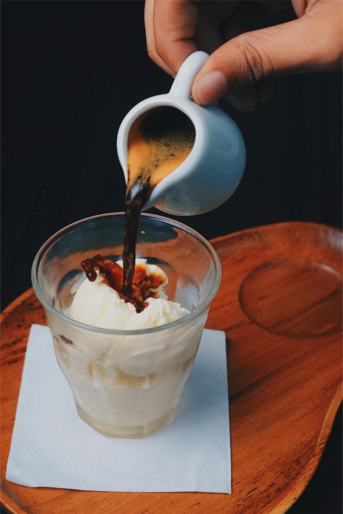 adding extracts to coffee